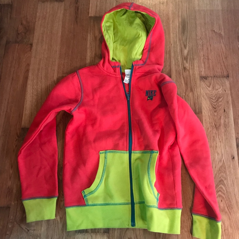 Girl’s Nike zip front hoodie M (10-13)